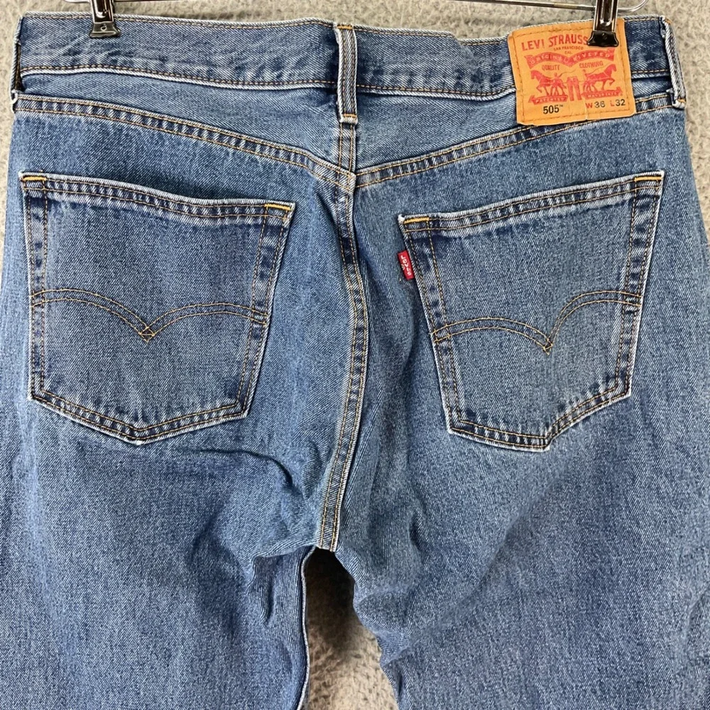 Levi's 505 Regular‎ Fit Jeans Mens 36x32 Blue Excellent Straight Leg Denim